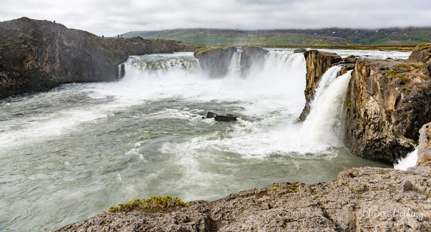 Goðafoss waterval, ook wel de "Godenwaterval" genoemd