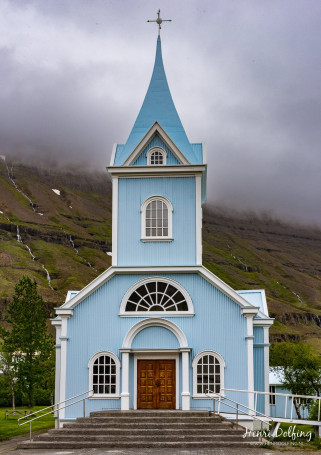 "Blauwe kerk" van Seyðisfjörður